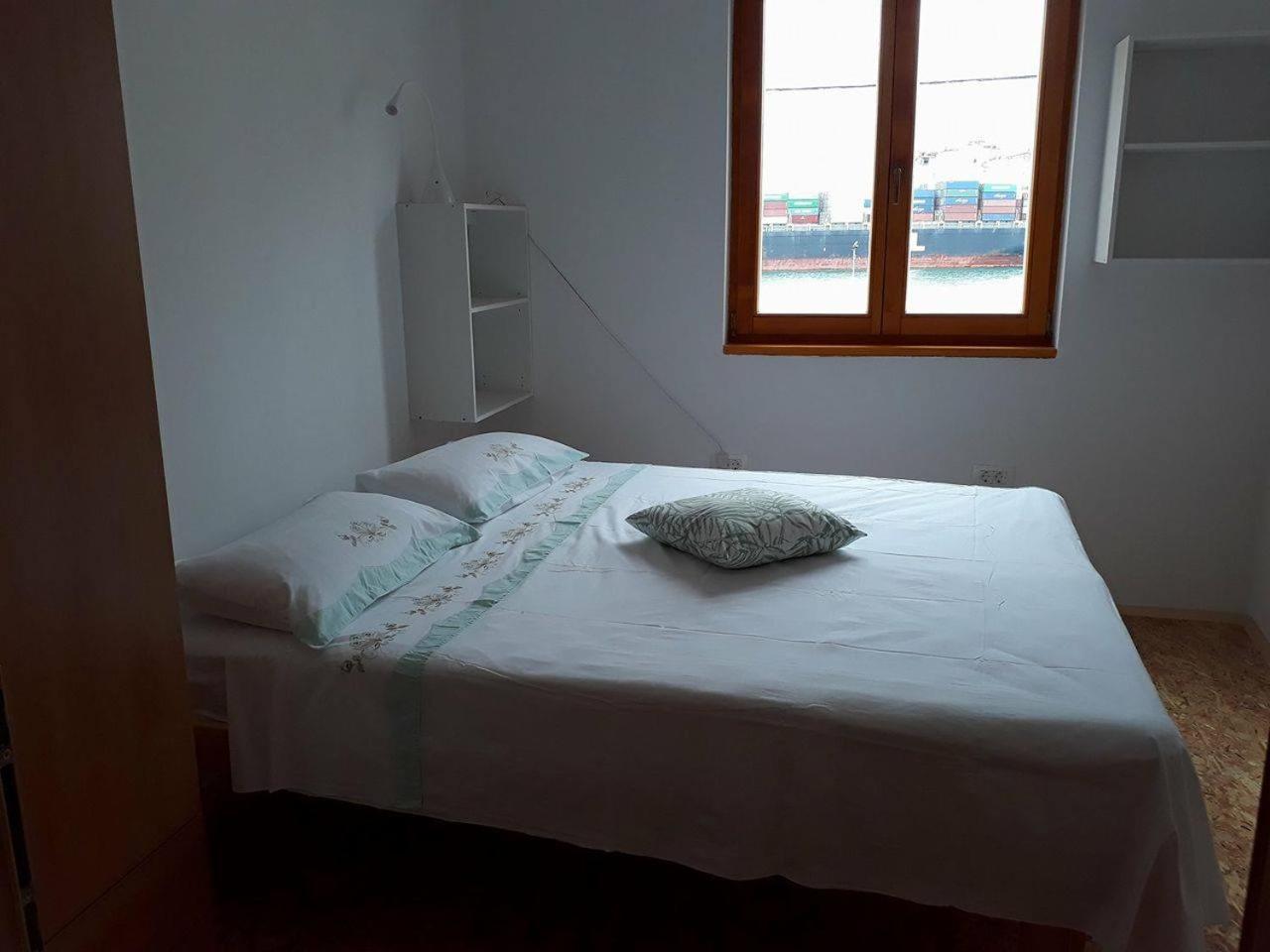 Vse kontenti Appartement Koper Buitenkant foto